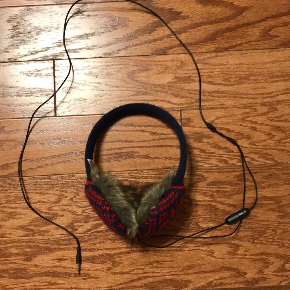 American Eagle earmuff headphones